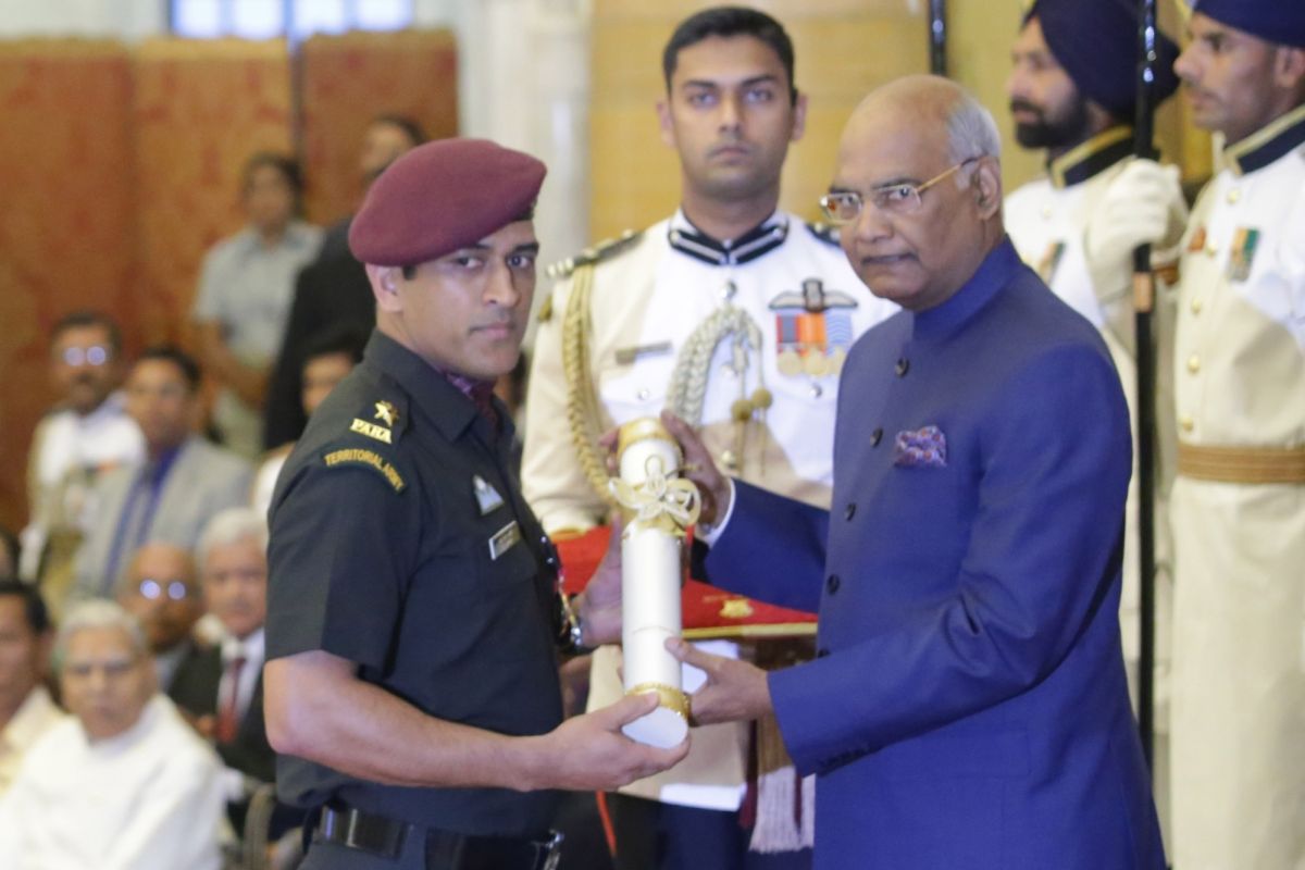 People are fond of ‘talented’ MS Dhoni despite his low profile: President Kovind