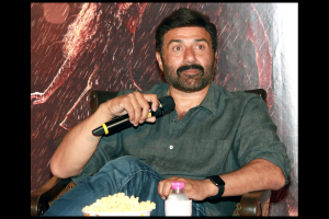 Sunny Deol shares tips for budding actors