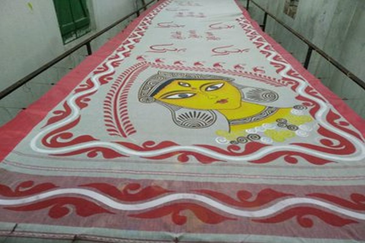 Contemporary facelift for traditional Dhaniakhali sarees