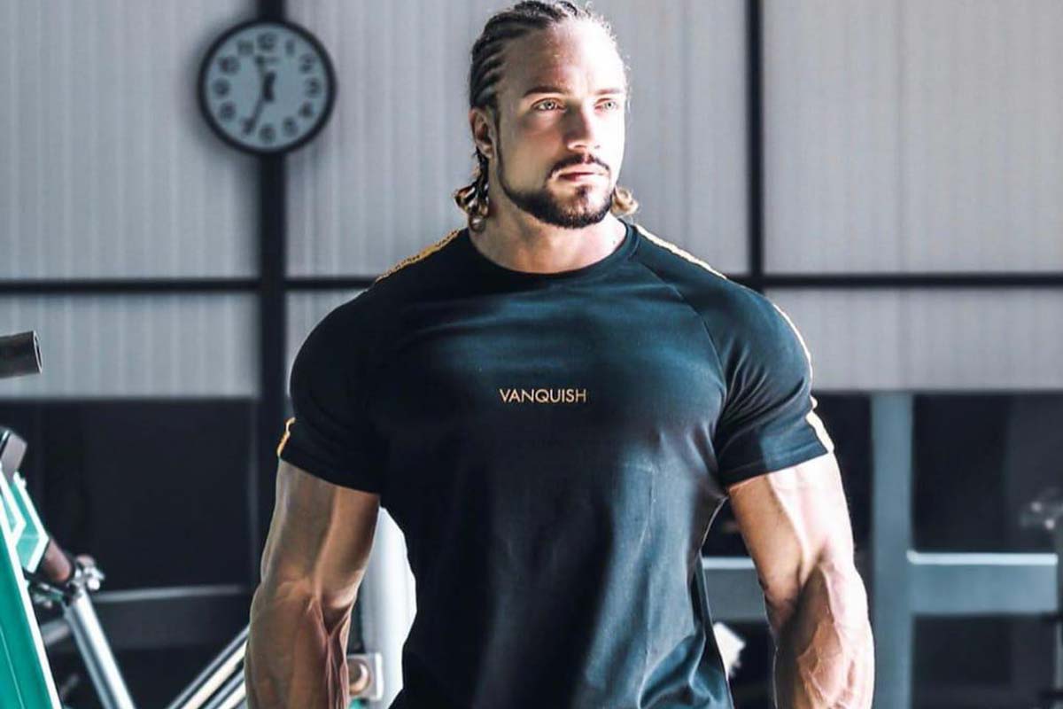 Jo Lindner, with a fine muscular body, is on his way to Bollywood