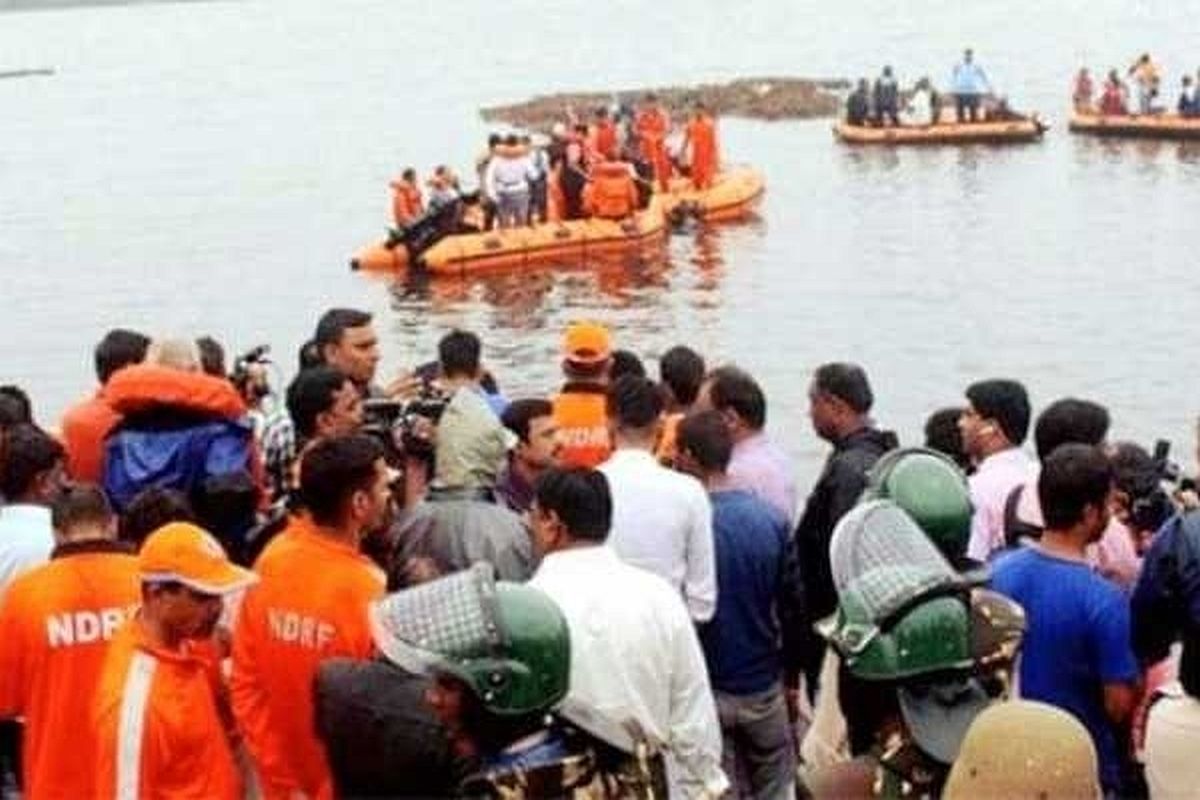 Andhra Pradesh boat tragedy: Death toll reaches 12, 4 more bodies recovered from Godavari