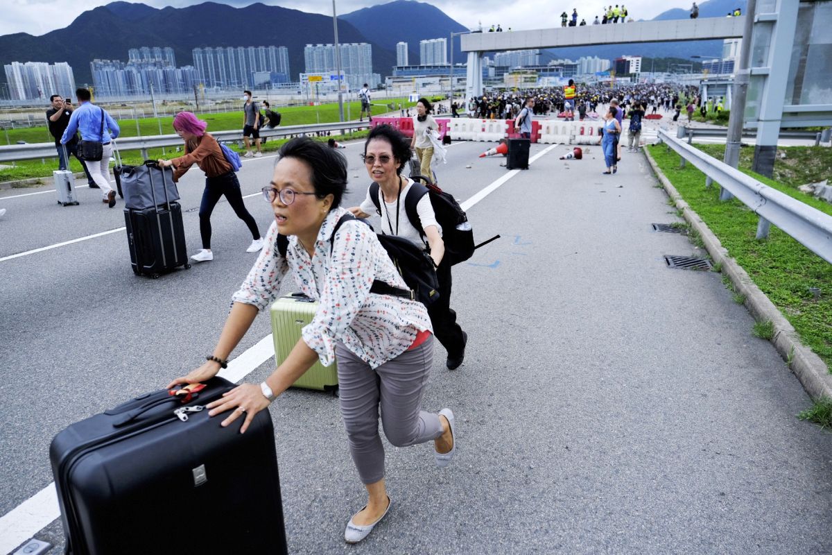 HK tourism suffers worst decline since 2003
