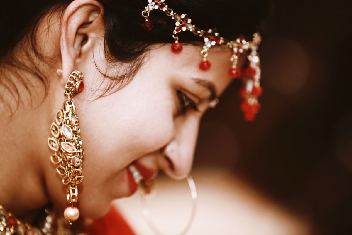 Photo of Gold Nose Ring with Maangtikka