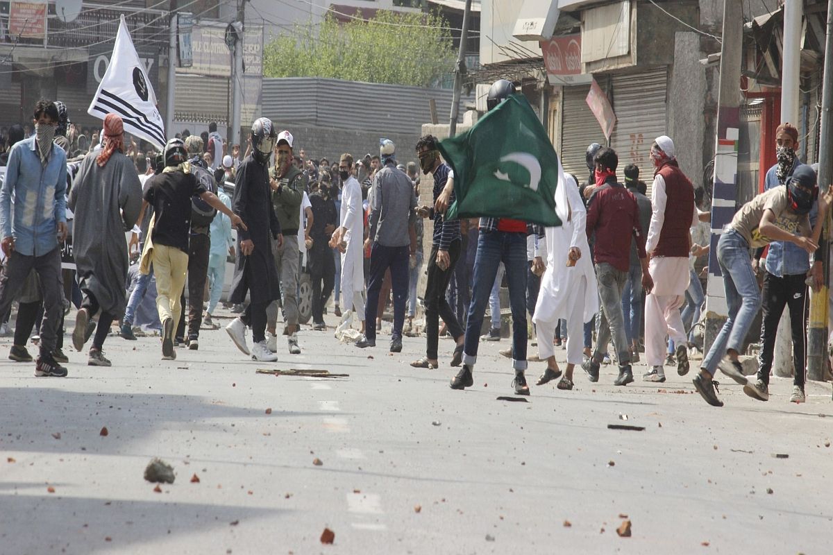 Article 370: Pakistan now waging poster war in Kashmir Valley