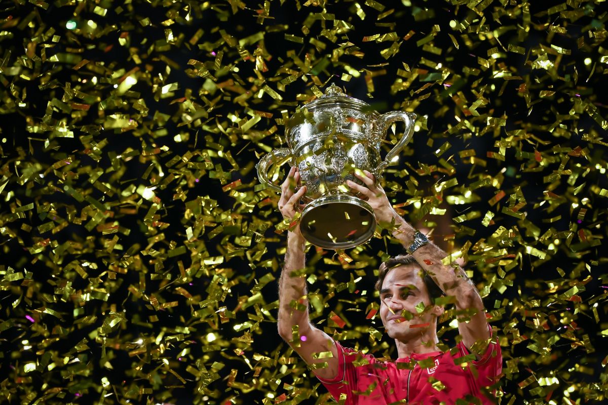 Roger Federer wins 10th Swiss Indoors, his 103rd singles title
