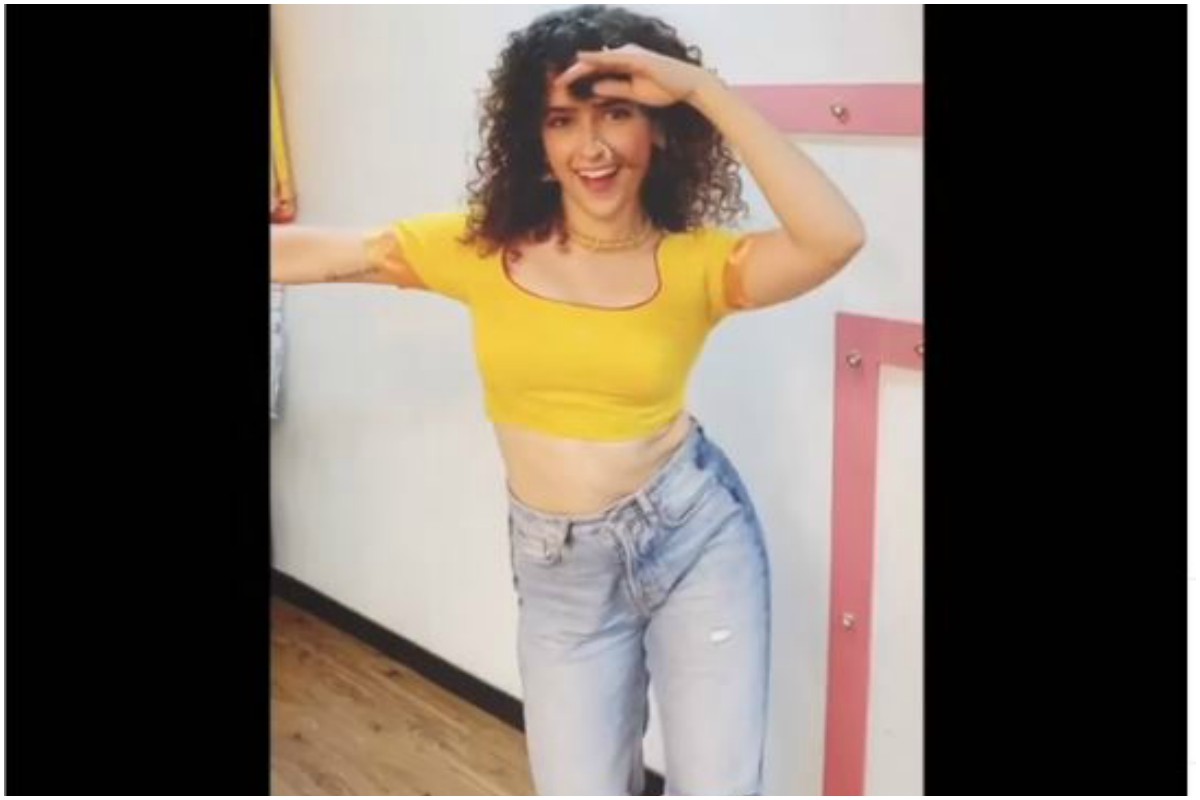 Watch Sanya Malhotra recreate Madhuri Dixit’s ‘Humko Aaj Kal Hai Intezaar’ hook step