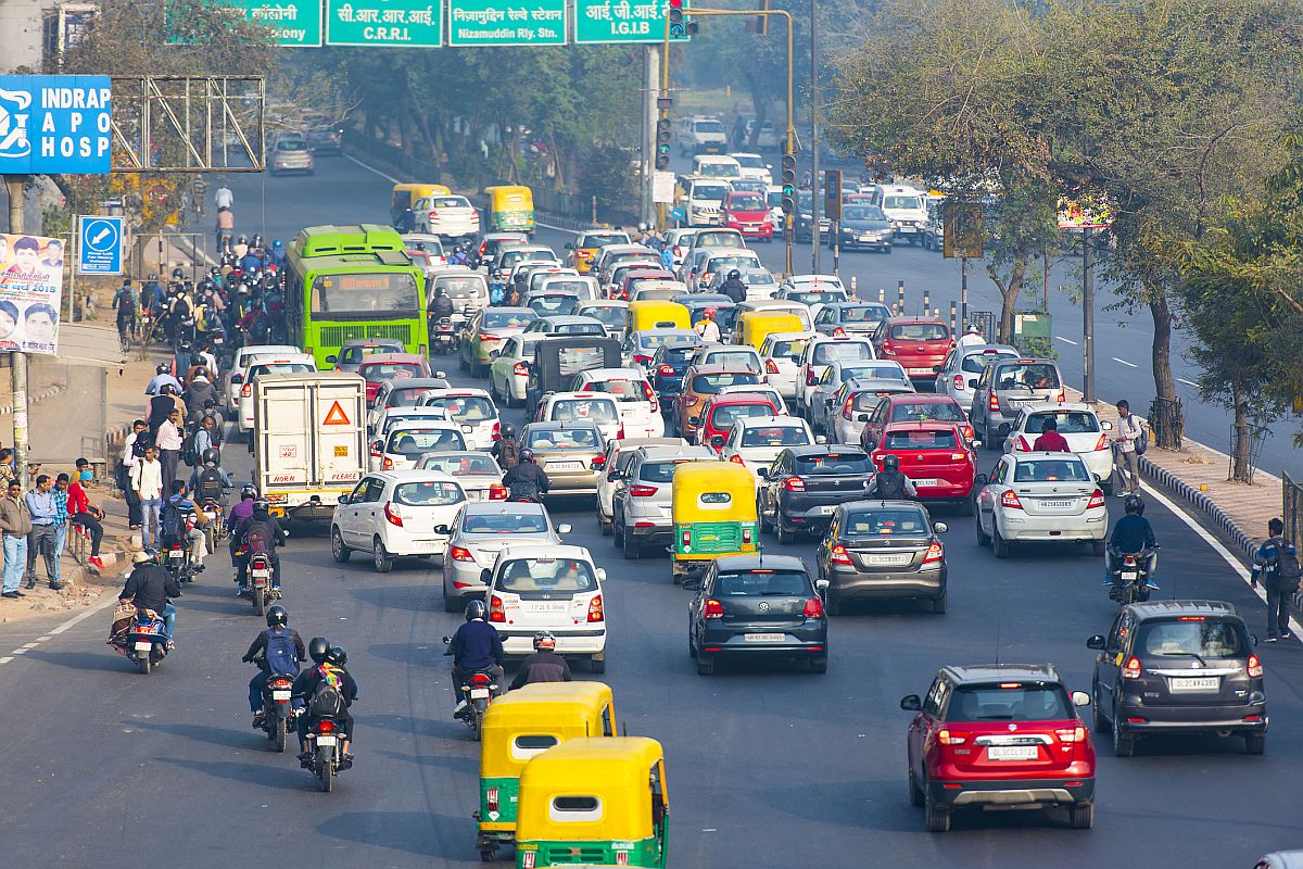 Women exempted from Odd-Even scheme, no relief for CNG cars: Delhi govt