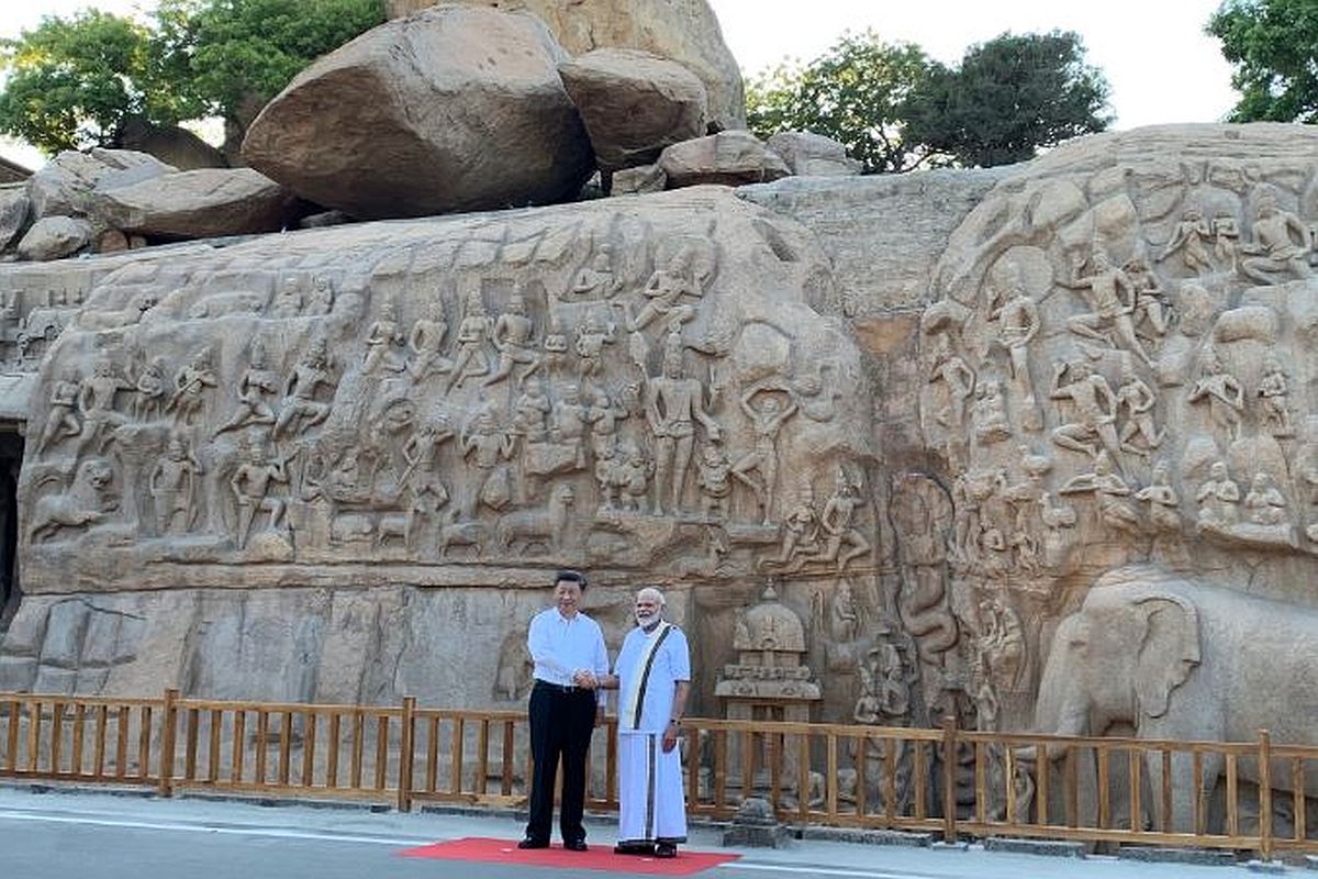 Clad in ‘veshti’, PM Modi welcomes Xi Jinping, gives him tour of temple complex in Mahabalipuram