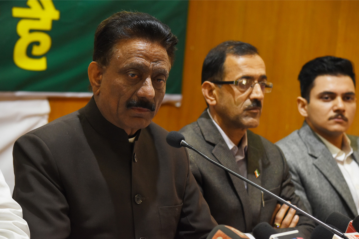 HP Cong holds protest against price rise