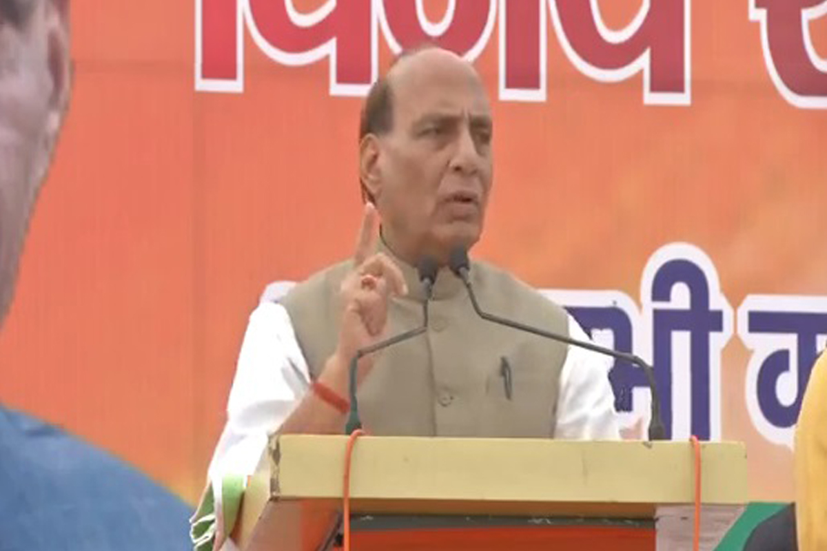 Rajnath Singh draws Army Commanders’ attention to unconventional weapons