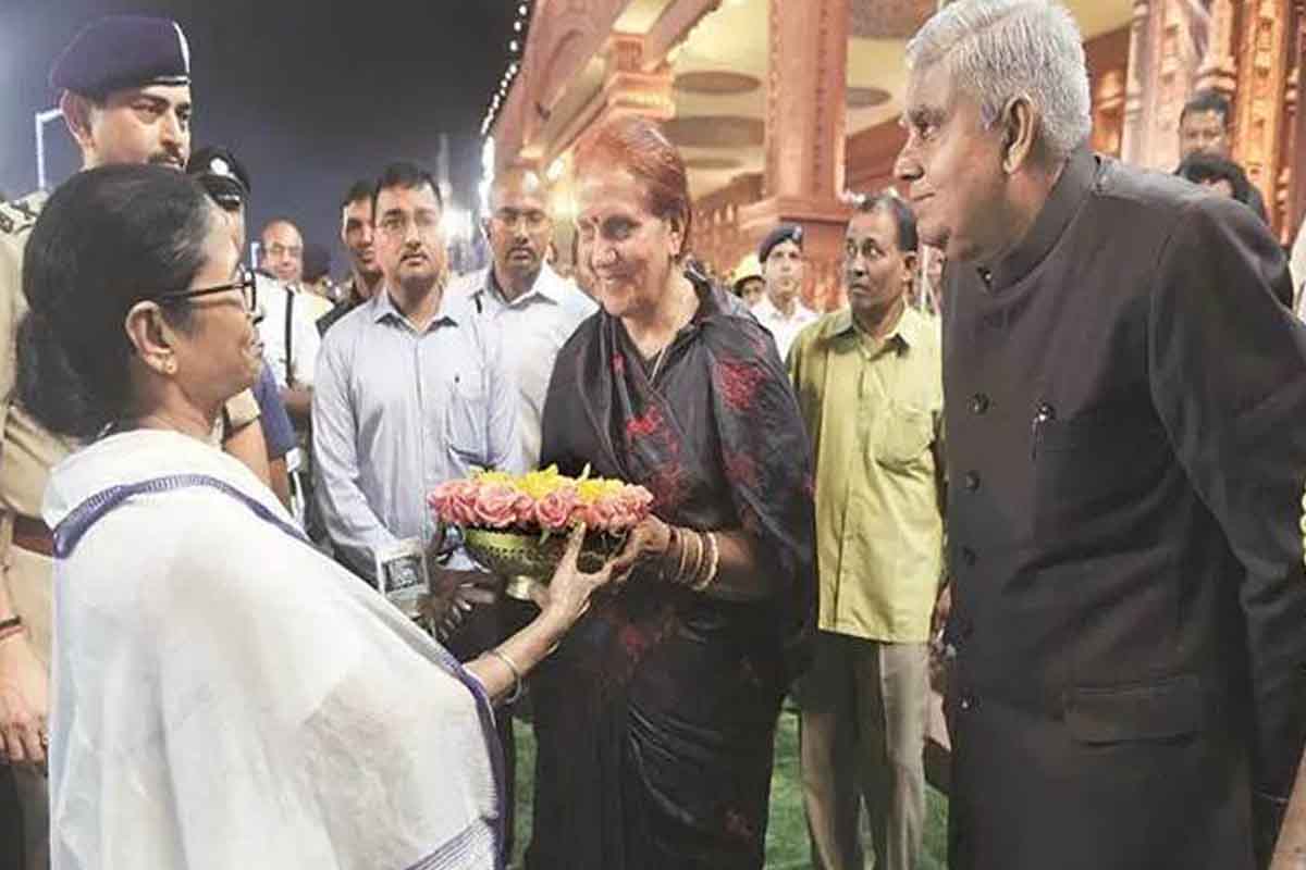 West Bengal governor attends Kali Puja at Mamata Banerjee’s residence