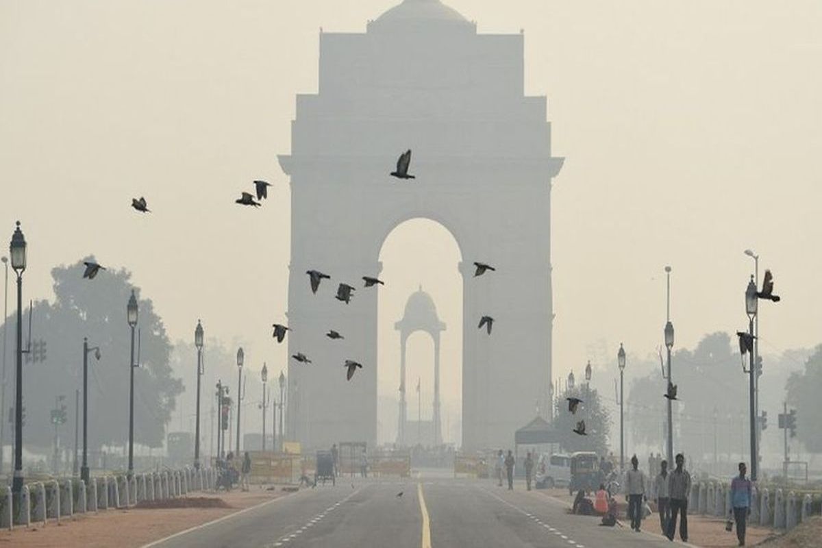 Delhi’s air quality remains in ‘poor’ category day before Diwali, smog blanket covers sky