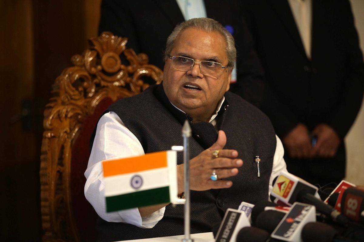 IAS GC Murmu becomes first LG of J-K, Governor Satya Pal Malik transferred to Goa