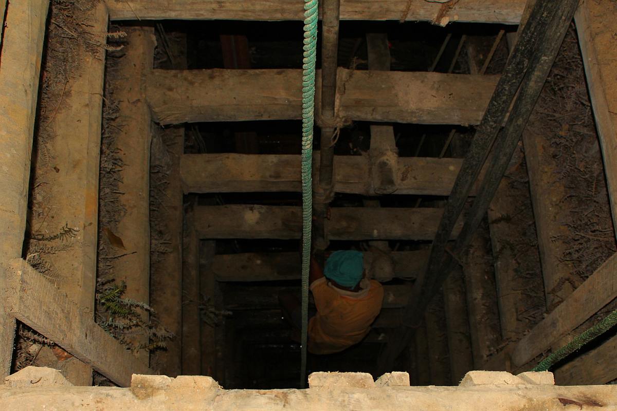 Three men trapped in illegal coal mine in West Bengal, rescue operation on