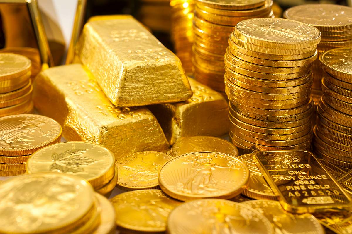 Gold prices down for 3rd day in row, plunges Rs 2,150 per 10 gram from previous highs