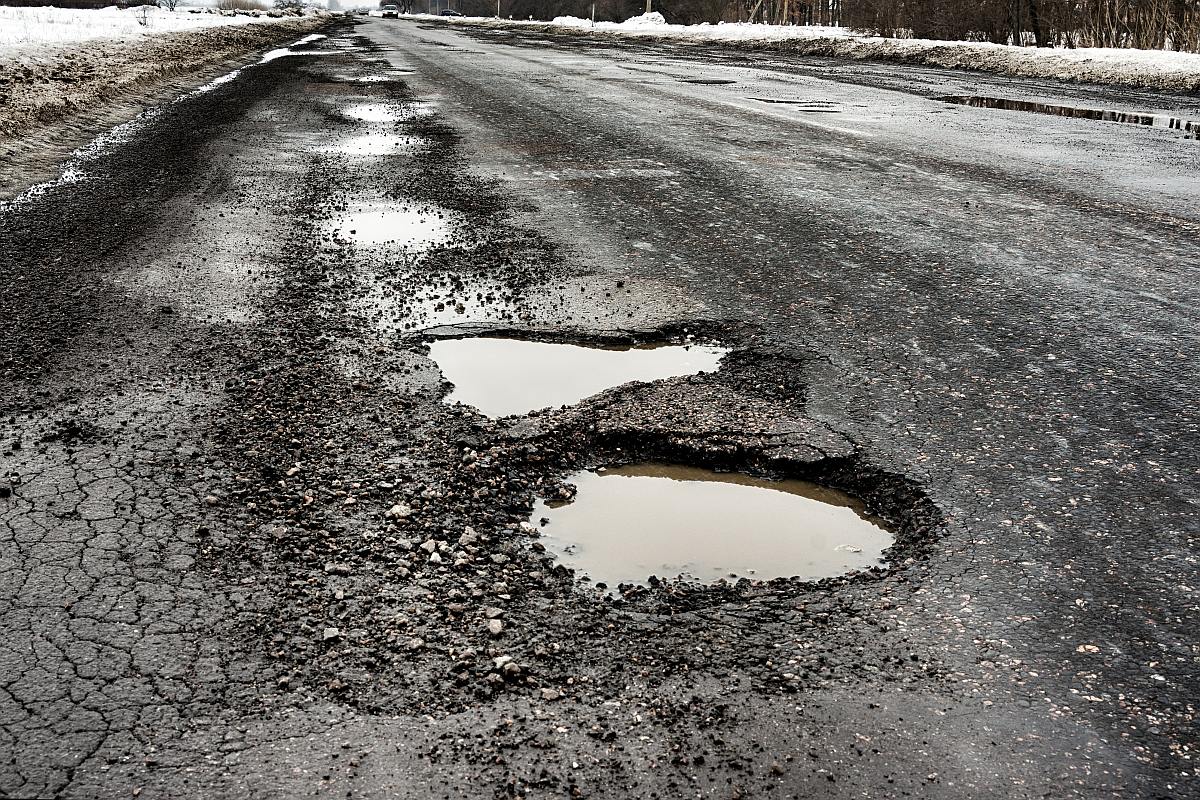 Rainfall wrecks SMC roads; Asok seeks repair funds
