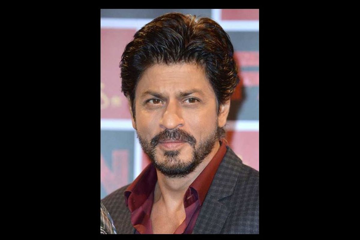 Shah Rukh Khan answers fans questions through #AskSRK on Twitter
