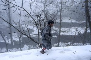 Valley likely to receive fresh snowfall, Leh continues to shiver at minus 6.3 degrees