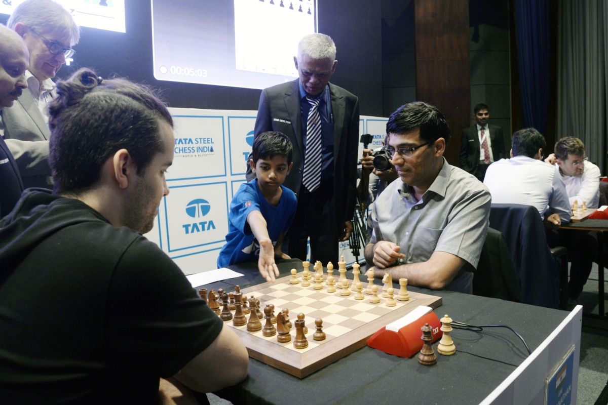 Viswanathan Anand tied fifth, Magnus Carlsen on course to win in Kolkata