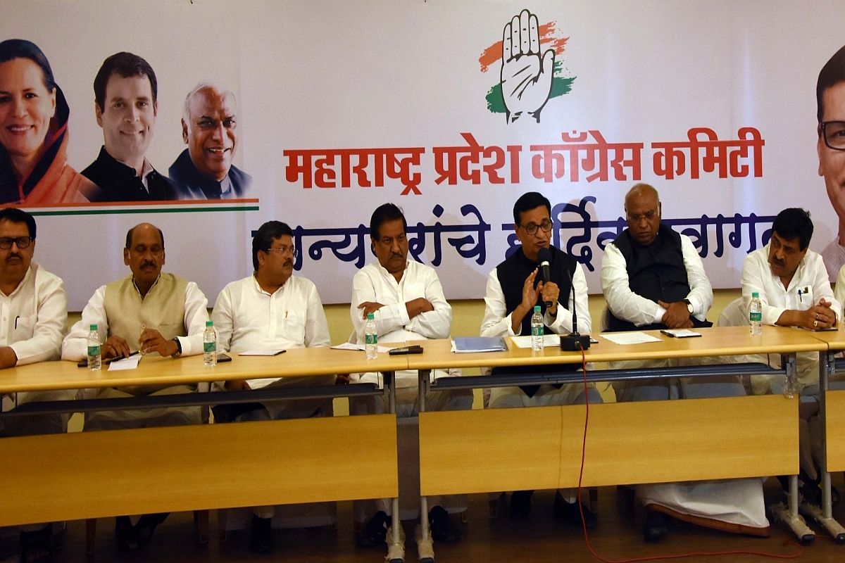 Congress still not decided on support to Sena, to meet Maharashtra leaders at 4 pm in Delhi