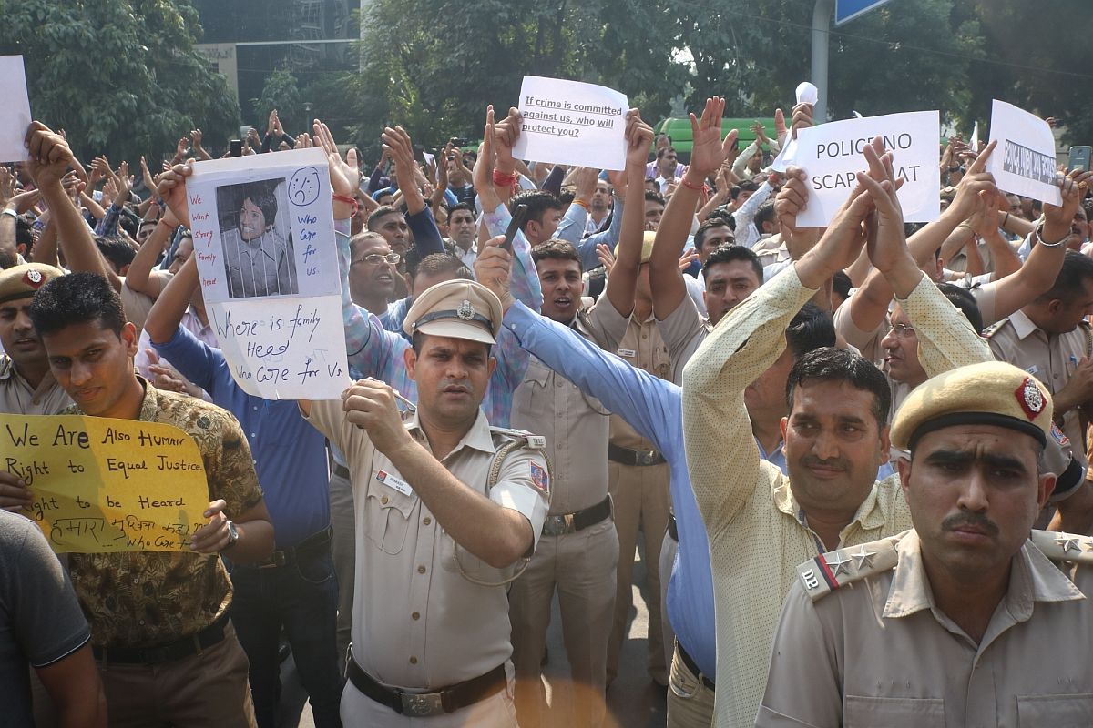 Delhi HC notice to Bar Council as cops take to streets over assault; LG reviews situation