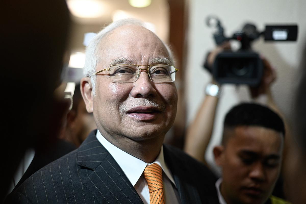 Former Malaysia PM to defend himself in corruption charges in 1MDB trial