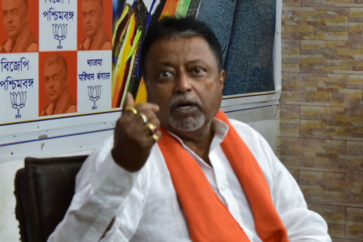 Mamata clamping ‘police raj’ in Bengal, says Mukul Roy
