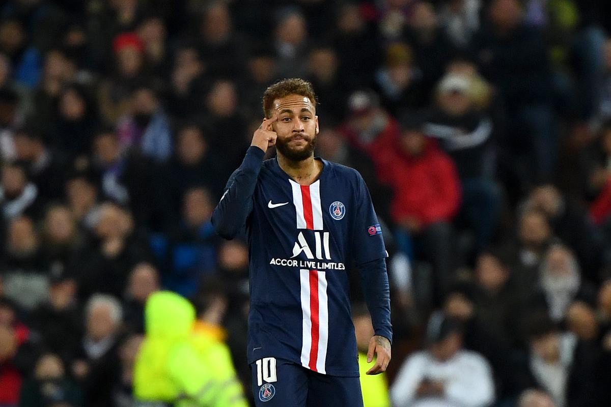 PSG superstar Neymar offered to European giants by his dad in