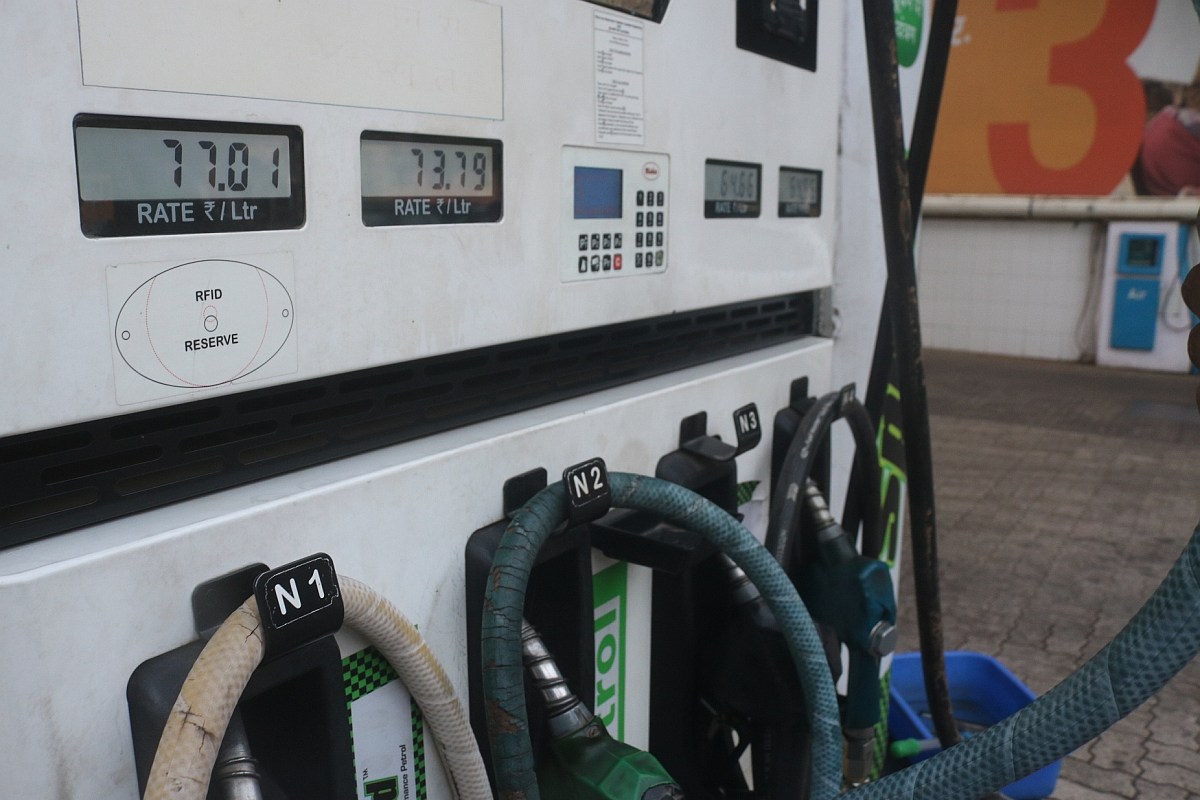Petrol, diesel prices remain unchanged for 2nd day as crude oil price eases