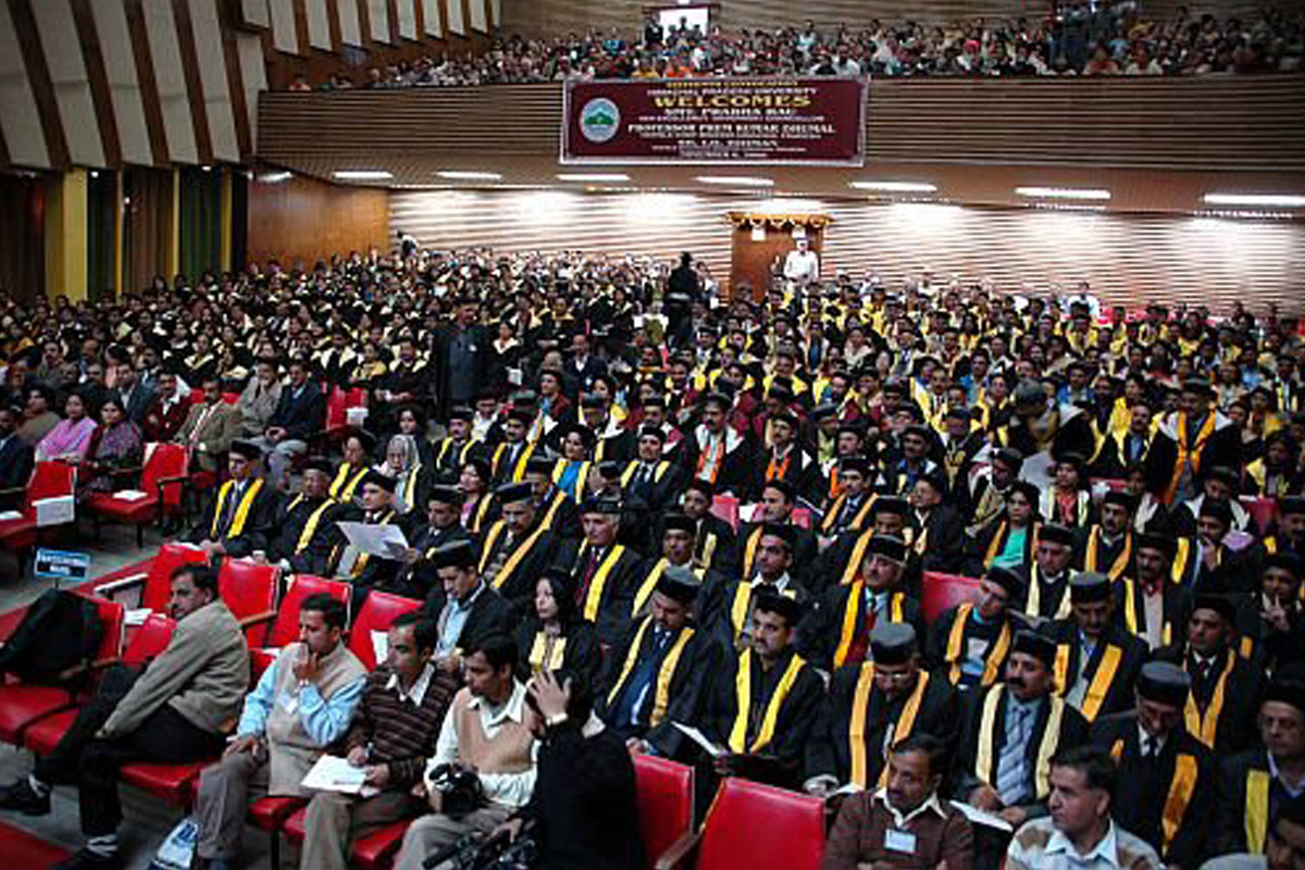 Himachali dress to replace robes in HP University convocation