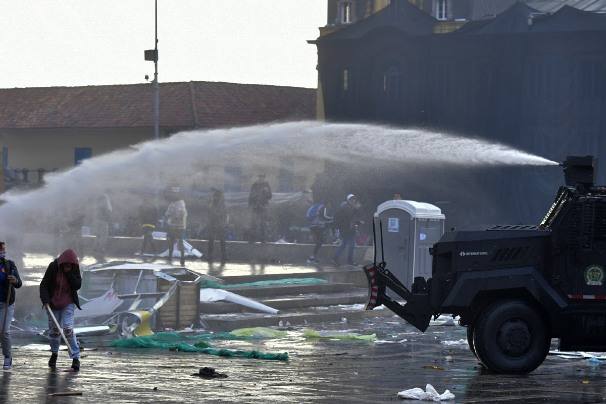 Water cannons to be used on roads to curb air pollution