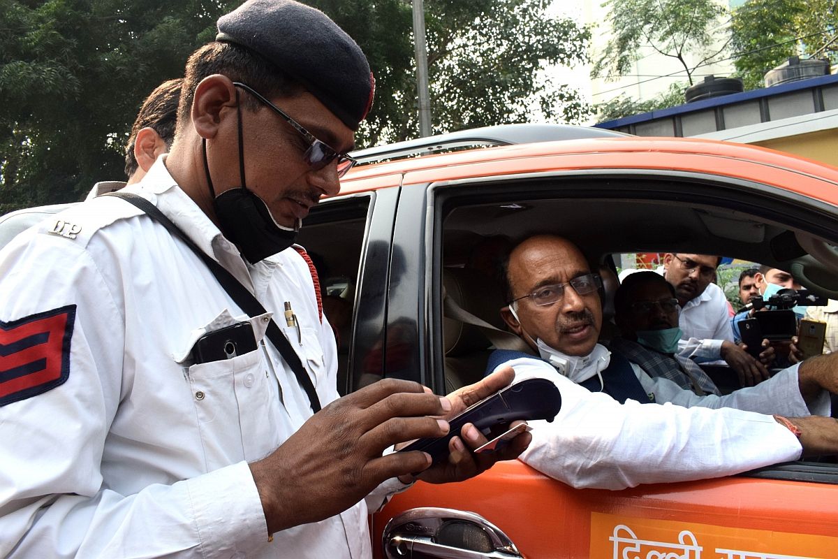 233 challans issued for Odd-Even violation on Day 1 in Delhi
