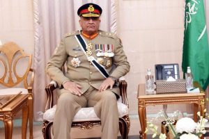 Pak SC extends Bajwa’s tenure as army chief for six months