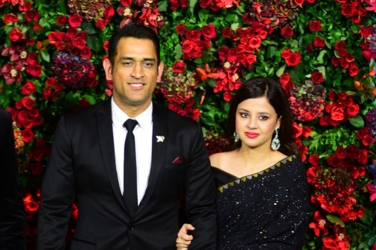 Don’t know where these come from: Sakshi on MS Dhoni’s retirement rumours