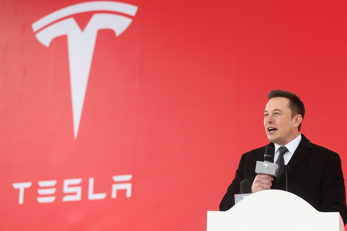 Tesla chief goes offline from Twitter. Says ‘Reddit still seems good’