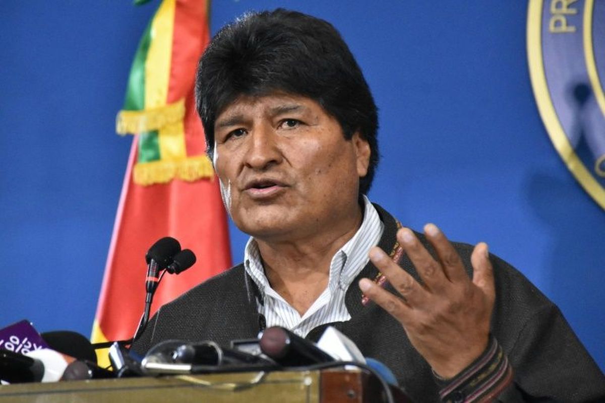 Evo Morales leaves for Mexico as Bolivia military pledges to tackle violence