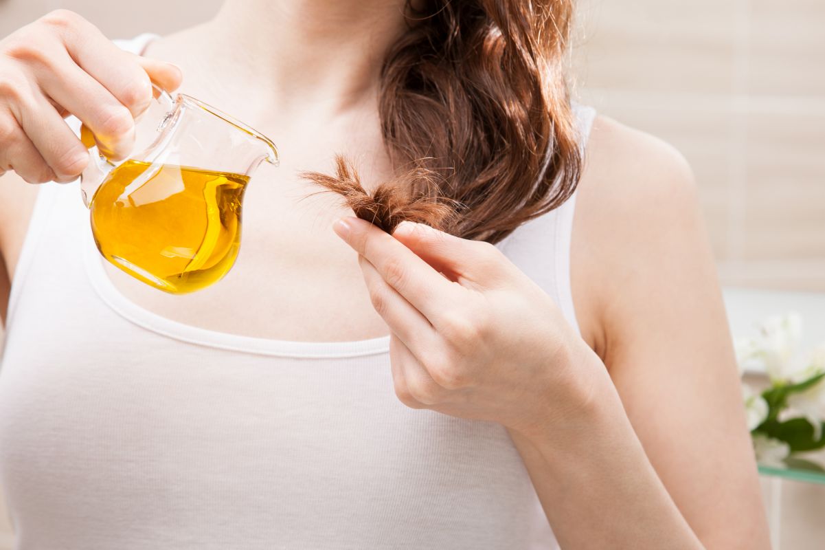 Does using oil on your hair cause it fall?