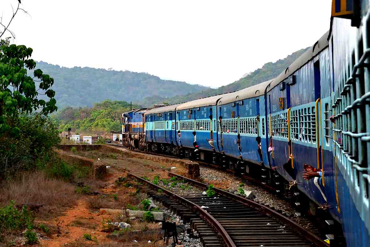 IRCTC plan to reduce charges on e-bookings