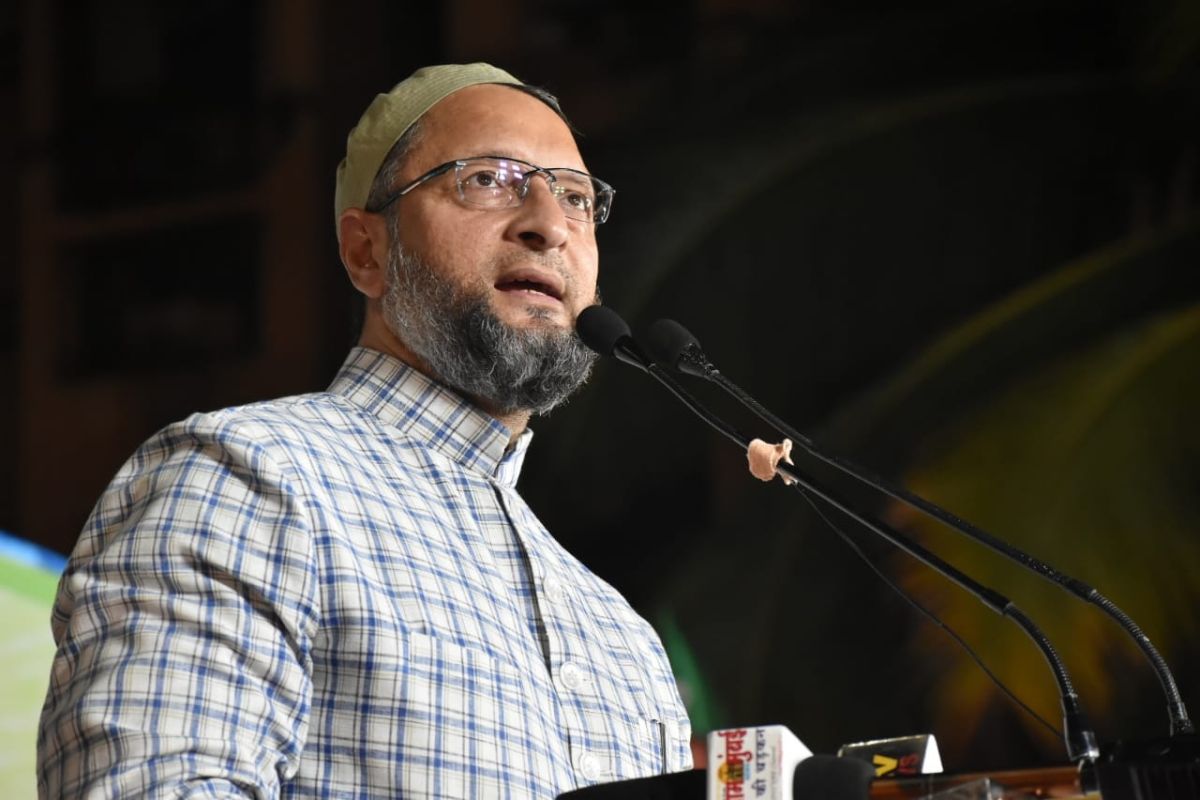 Owaisi challenges Rahul Gandhi to contest from Hyderabad