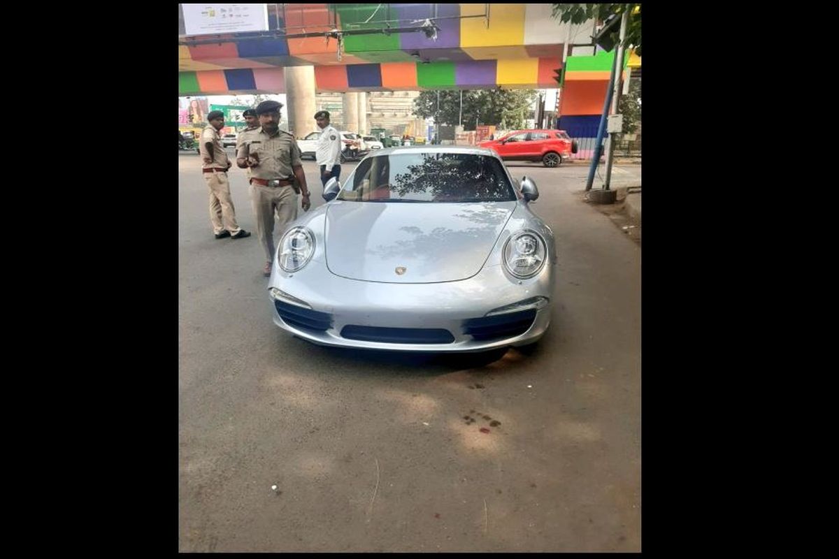 Porsche 911 owner driving without number plate, valid documents fined Rs 9.8 lakh in Ahmedabad