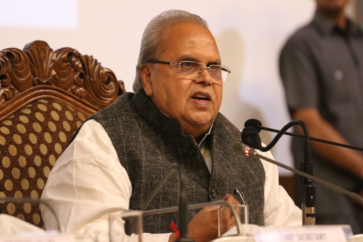 Shiv Sena slams Satya Pal Malik’s remark on governors, calls it ‘insulting’ to people of J-K