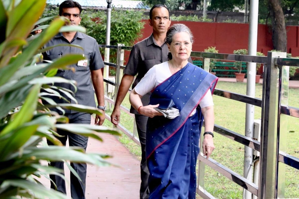 CRPF takes over security of Gandhis
