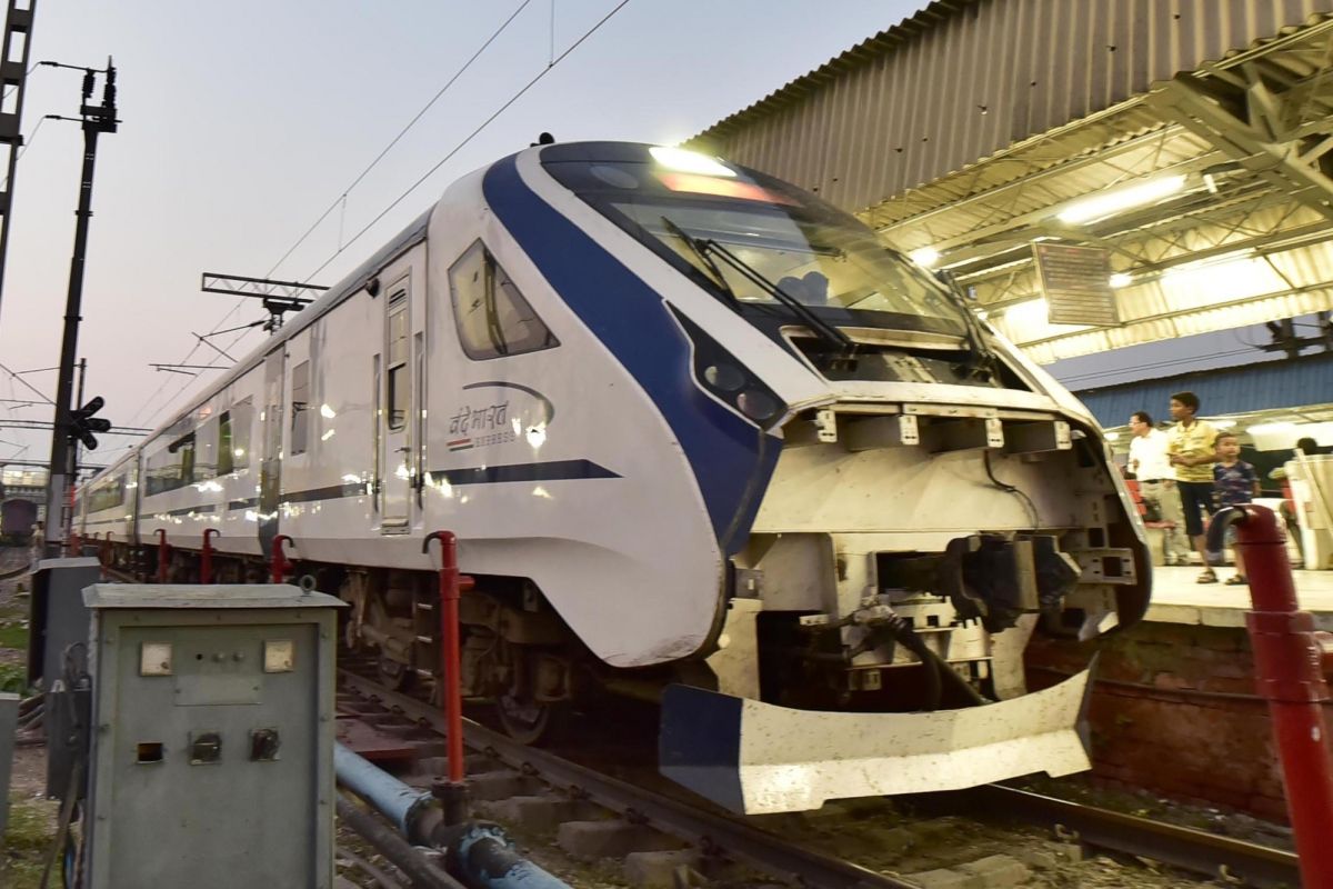 Tenders floated for manufacture of 100 Vande Bharat trains sets - The  Statesman