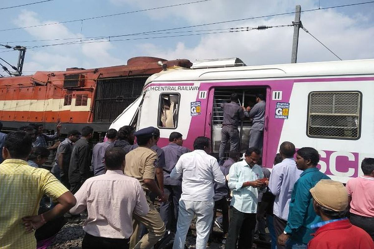 Two trains collide at Kacheguda Railway Station in Hyderabad; over dozen injured