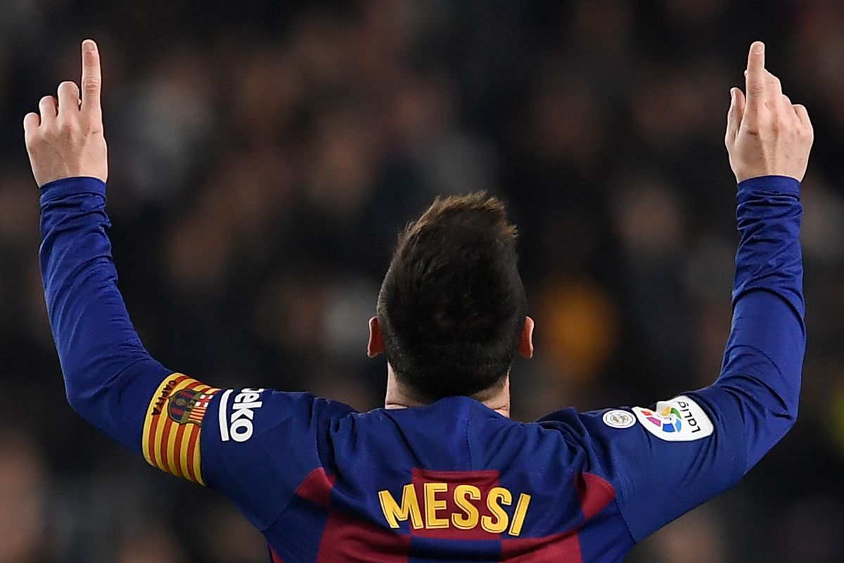 Lionel Messi’s hat-trick helps Barcelona retain top spot in La Liga