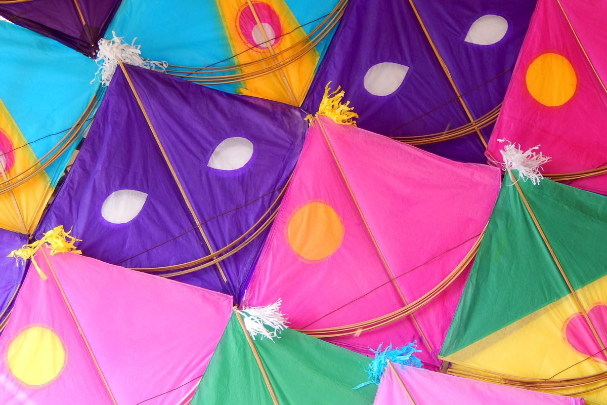 Significance of flying kites on Uttarayan