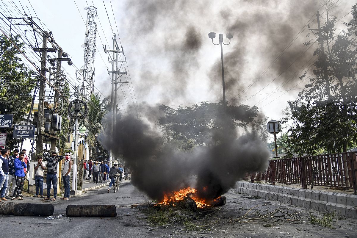 Mobile internet shut, prohibitory orders imposed for three days in Manipur after clashes