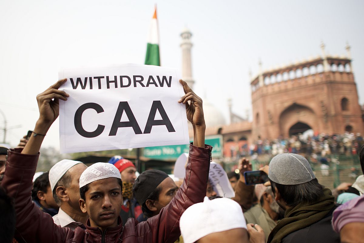 Anti-CAA protests: Hands tied, hundreds march towards PM residence; protest at Jama Masjid