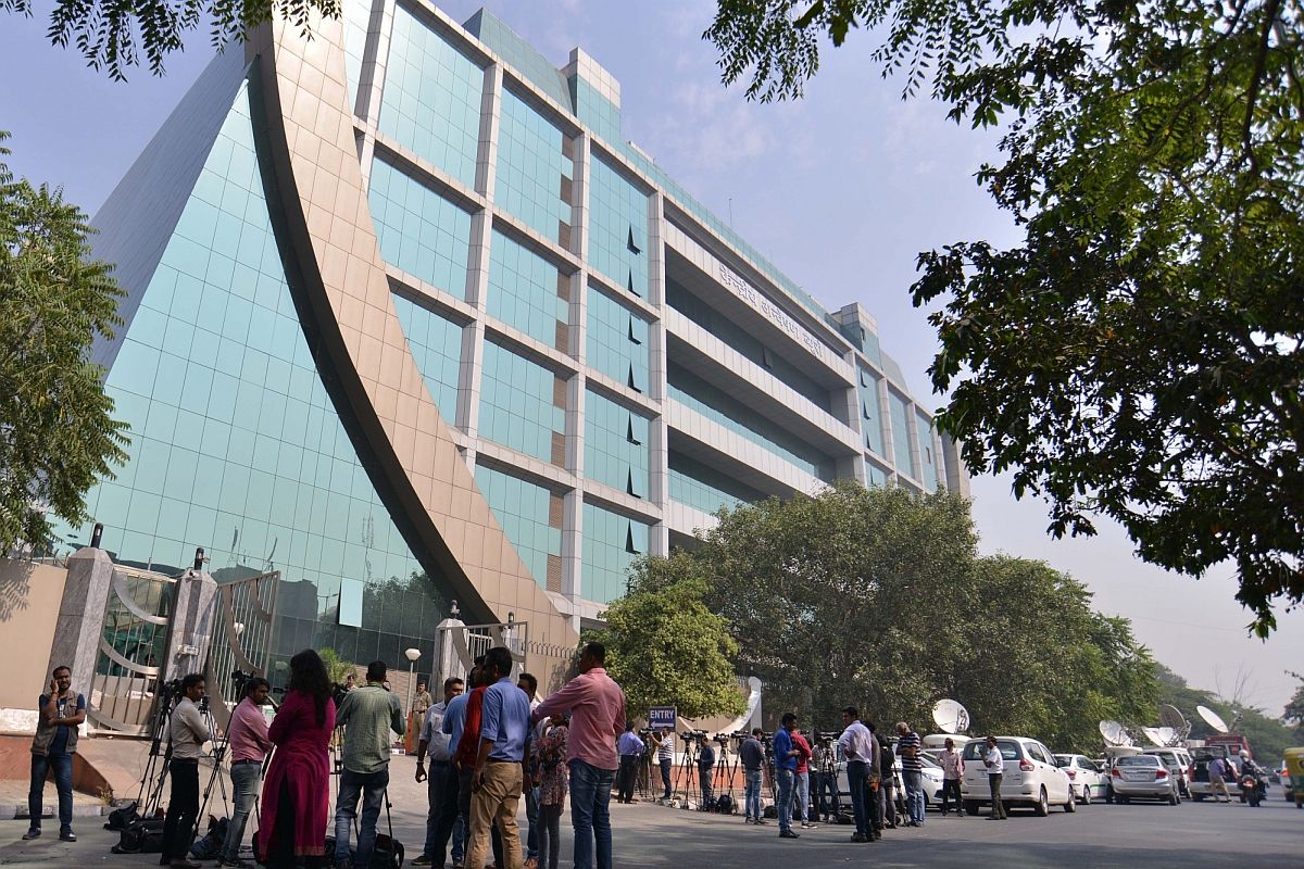 CBI raids 13 locations across J-K, Delhi-NCR in connection with arms licence case
