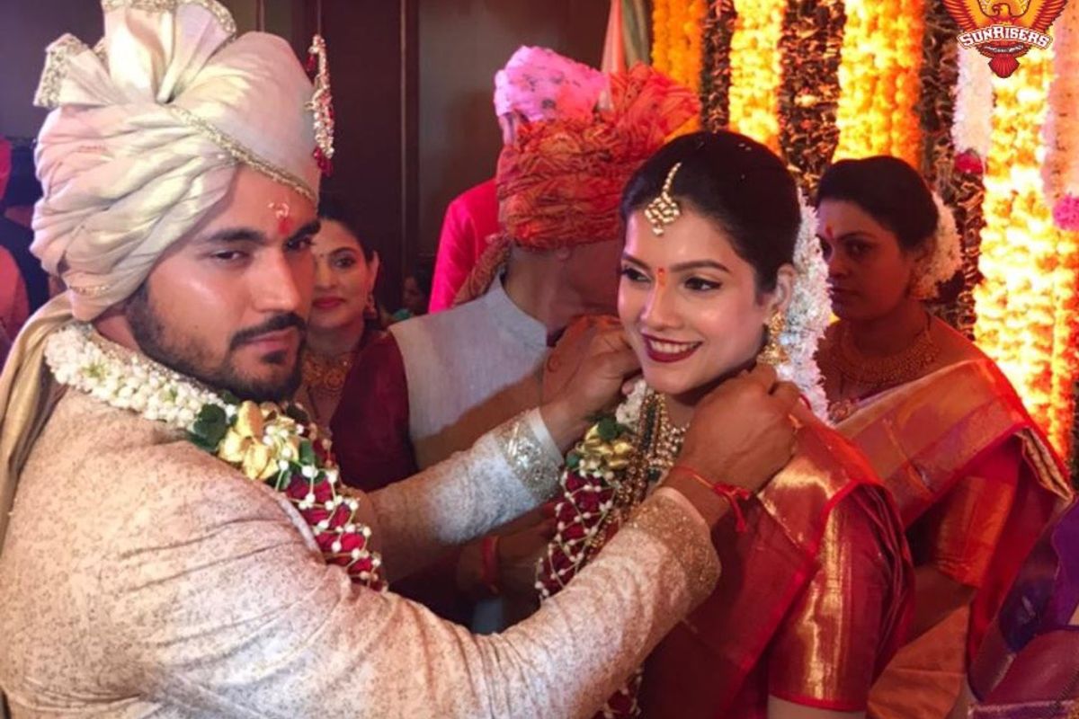 Cricket fraternity wishes Manish Pandey as the player ties knot with Tamil actress Ashrita Shetty